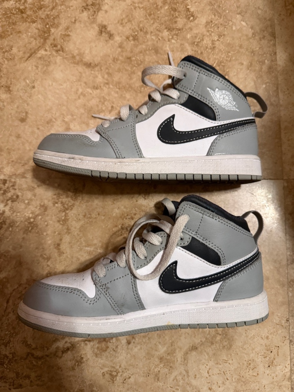Jordan Kids High-Top Sneakers in Grey, White & Black